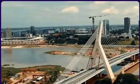 une vue du 5e pont d'Abidjan
