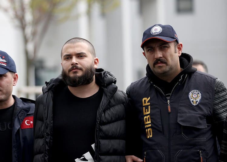 Le scandale de Thodex déclenche une chasse à l'homme mondiale pour Faruk Fatih Özer, le chef de file de la fraude aux crypto-monnaies