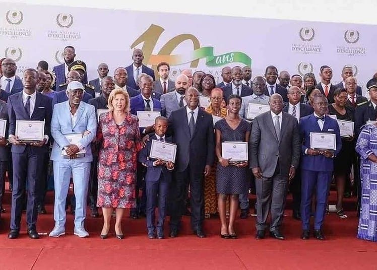 Photo de famille des lauréats du Prix National d'Excellence 2023